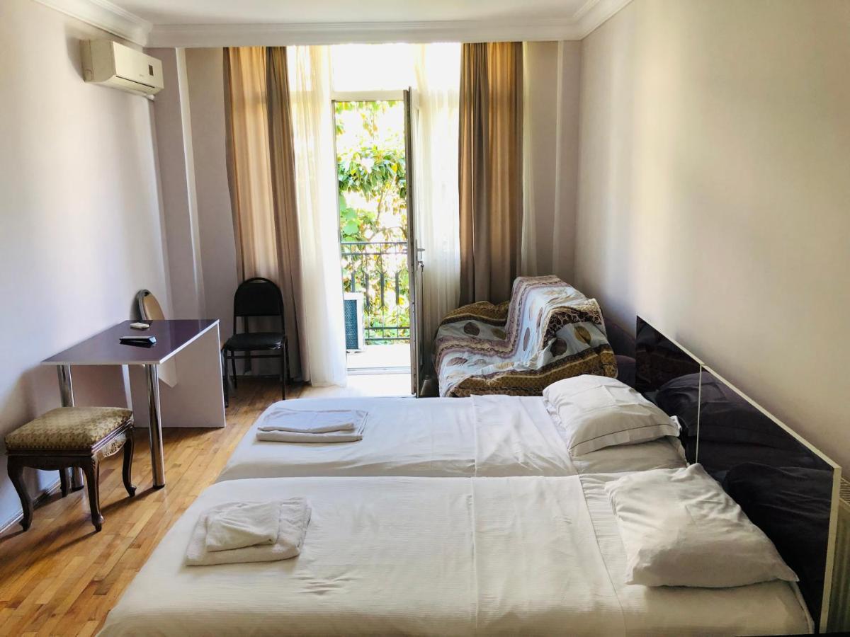 Hotel Dolphin Batumi Eksteriør bilde